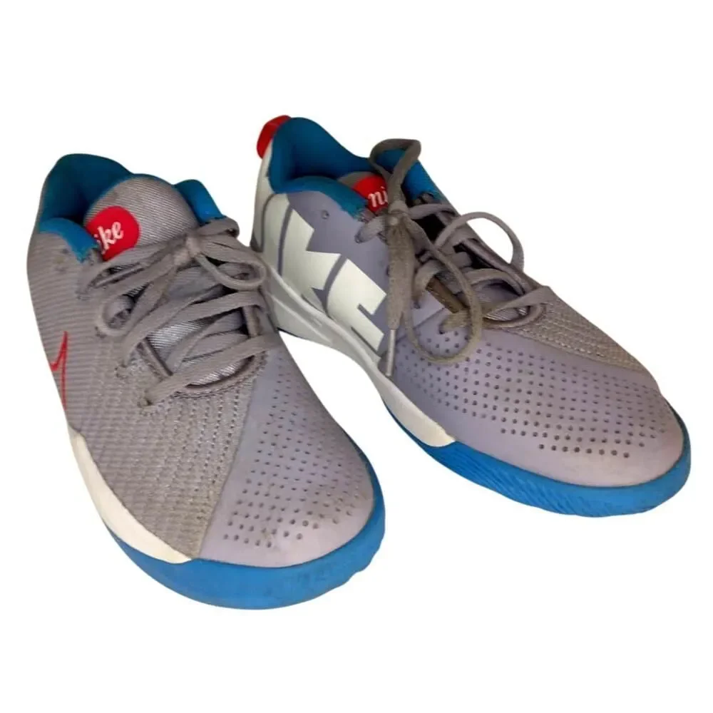 Nike Team Hustle Quick 2 Girls Gray & White Sneakers - Size 5Y